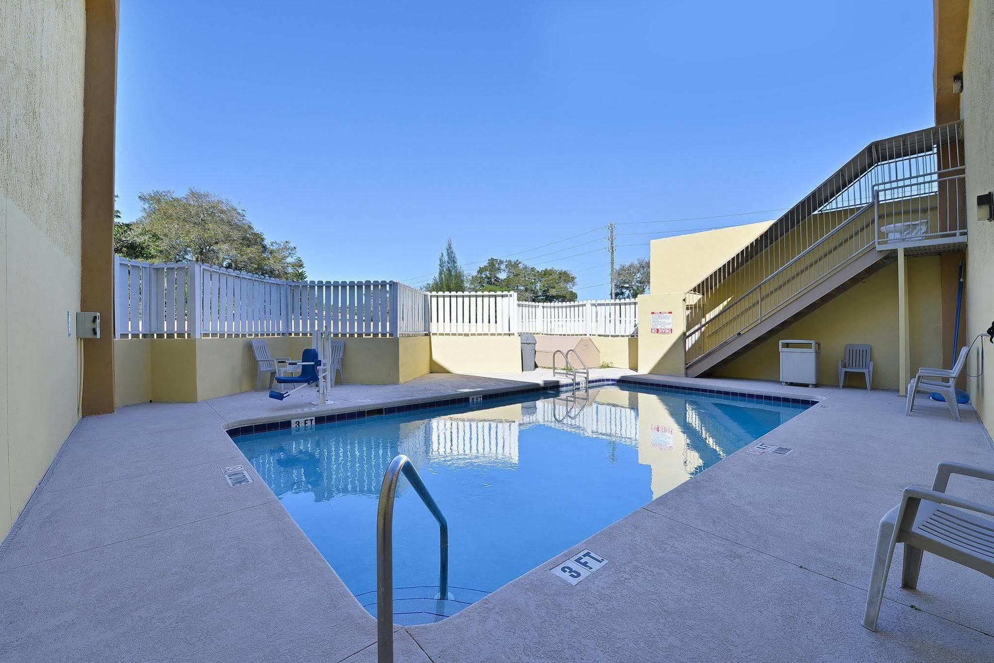 Travel Inn Winter Haven Exterior photo